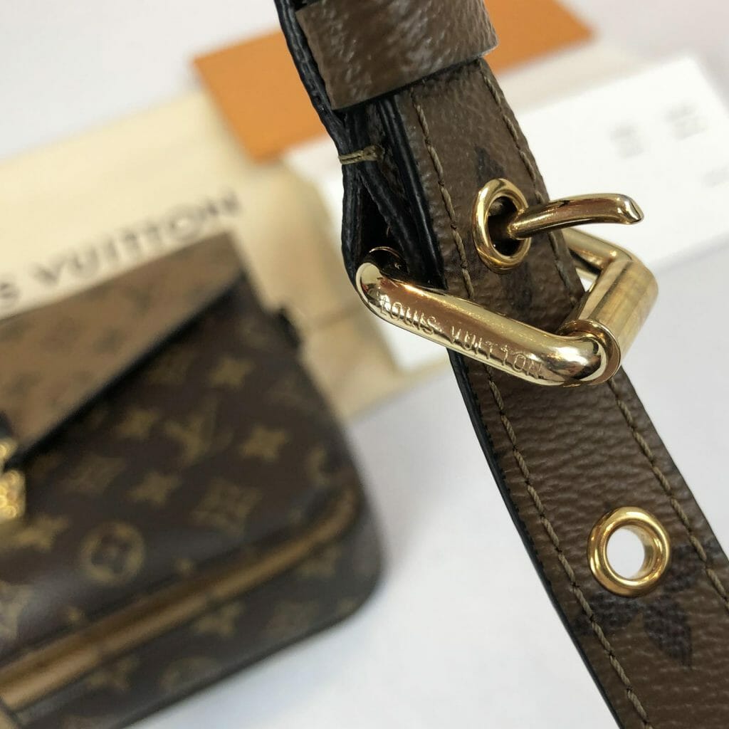 Louis Vuitton Reverse Vs. Monogram Pochette Metis Comparison 