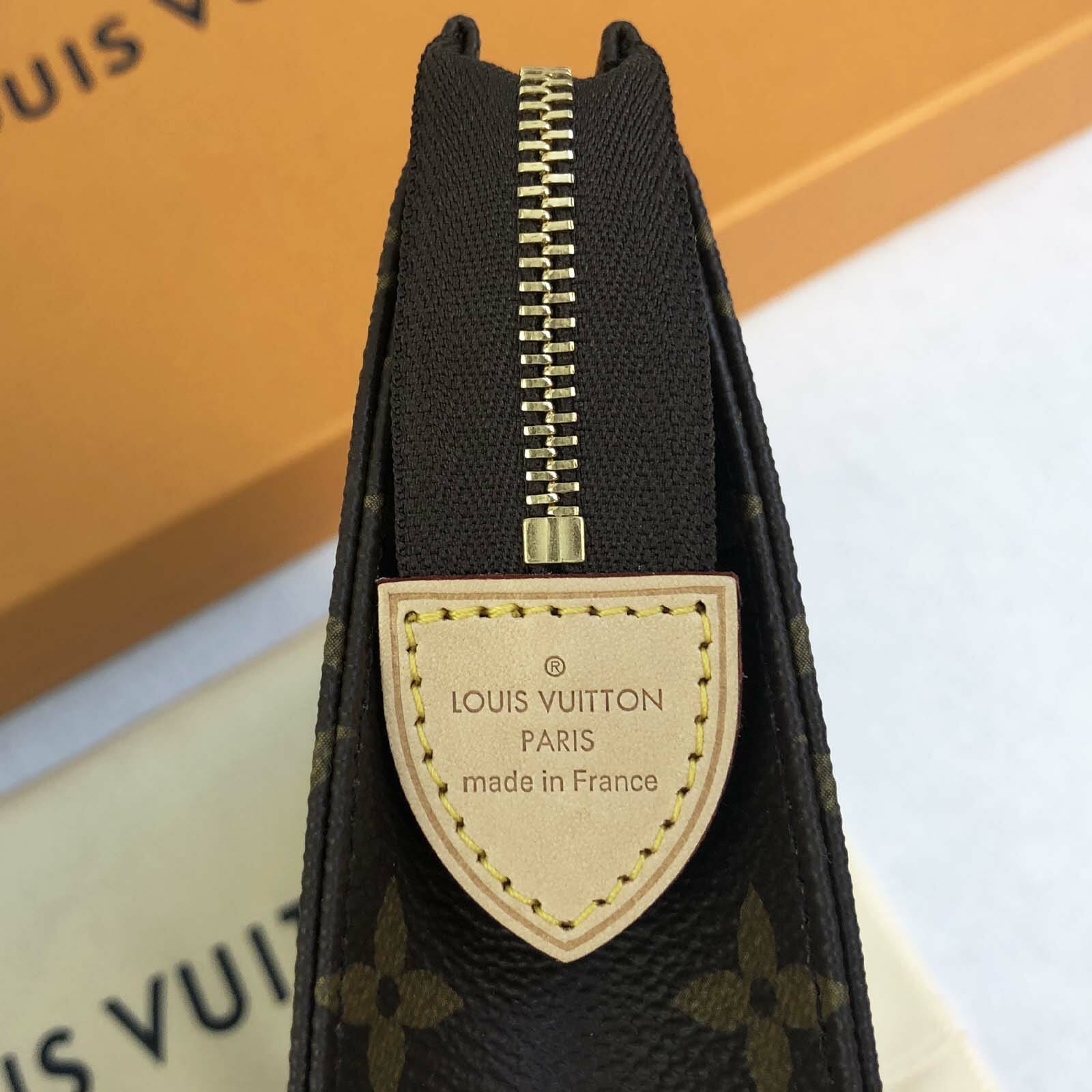 Louis Vuitton Toiletry Pouch 26 Monogram Clutch Bag BRAND NEW