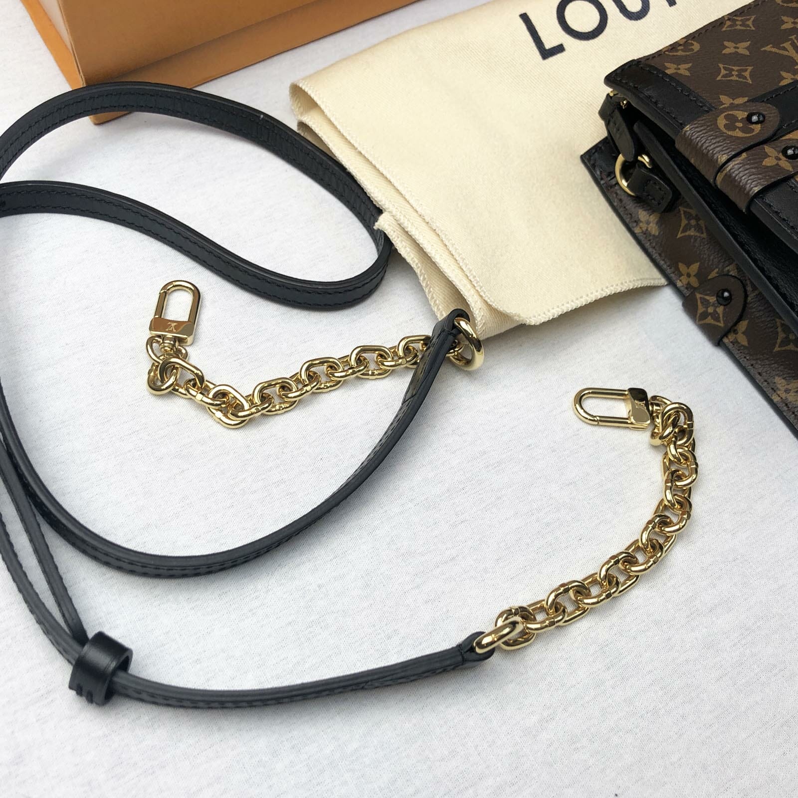 louis vuitton with chain strap