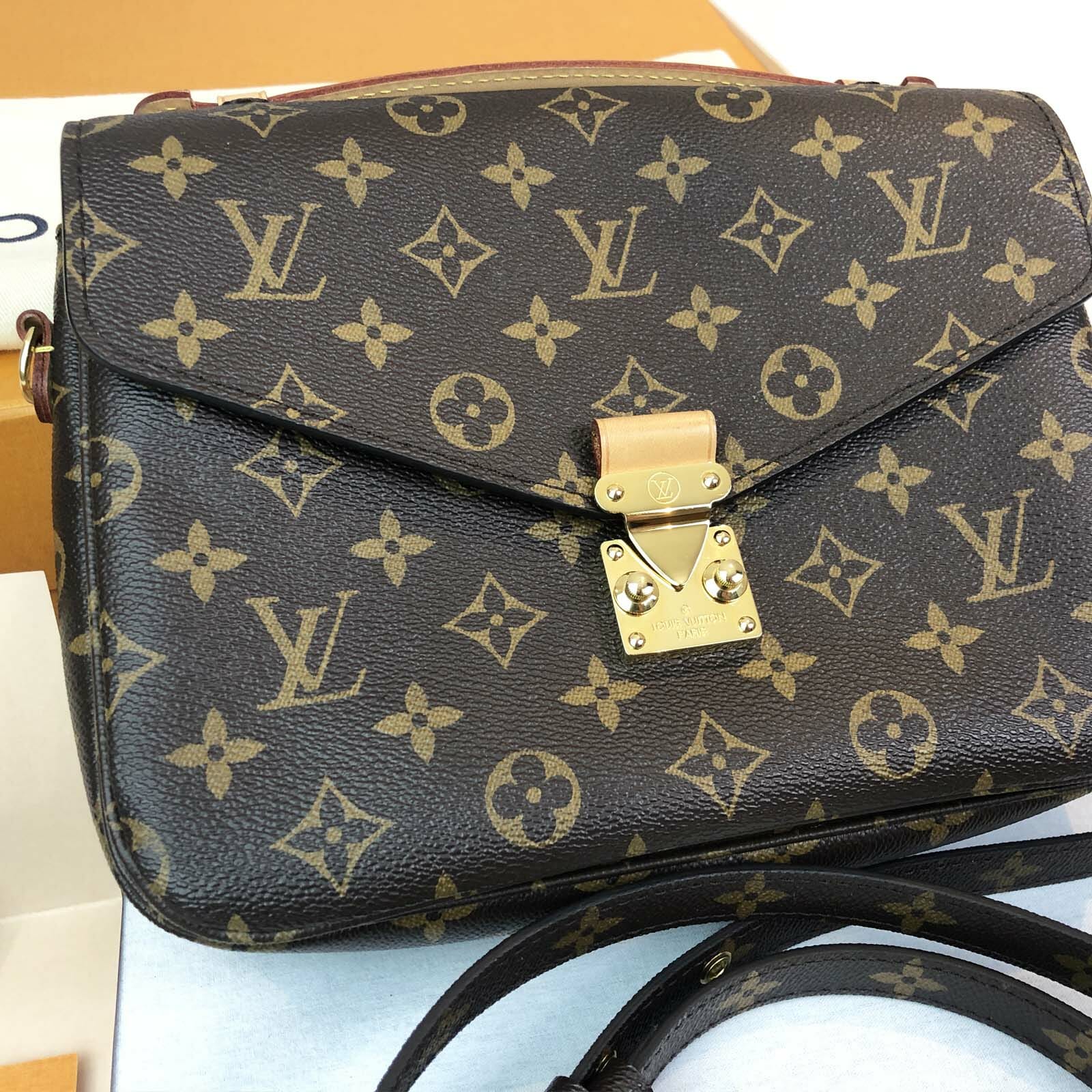 Louis Vuitton Monogram Canvas Pochette Metis Handbagholic