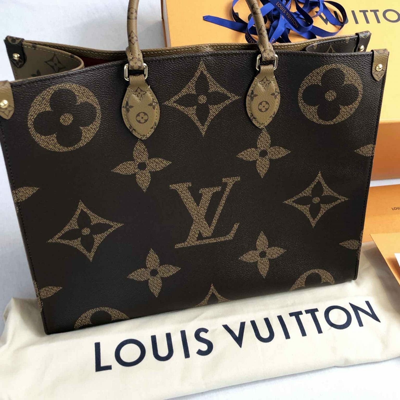 Louis Vuitton OnTheGo Giant Monogram Tote Bag GM / Large Size