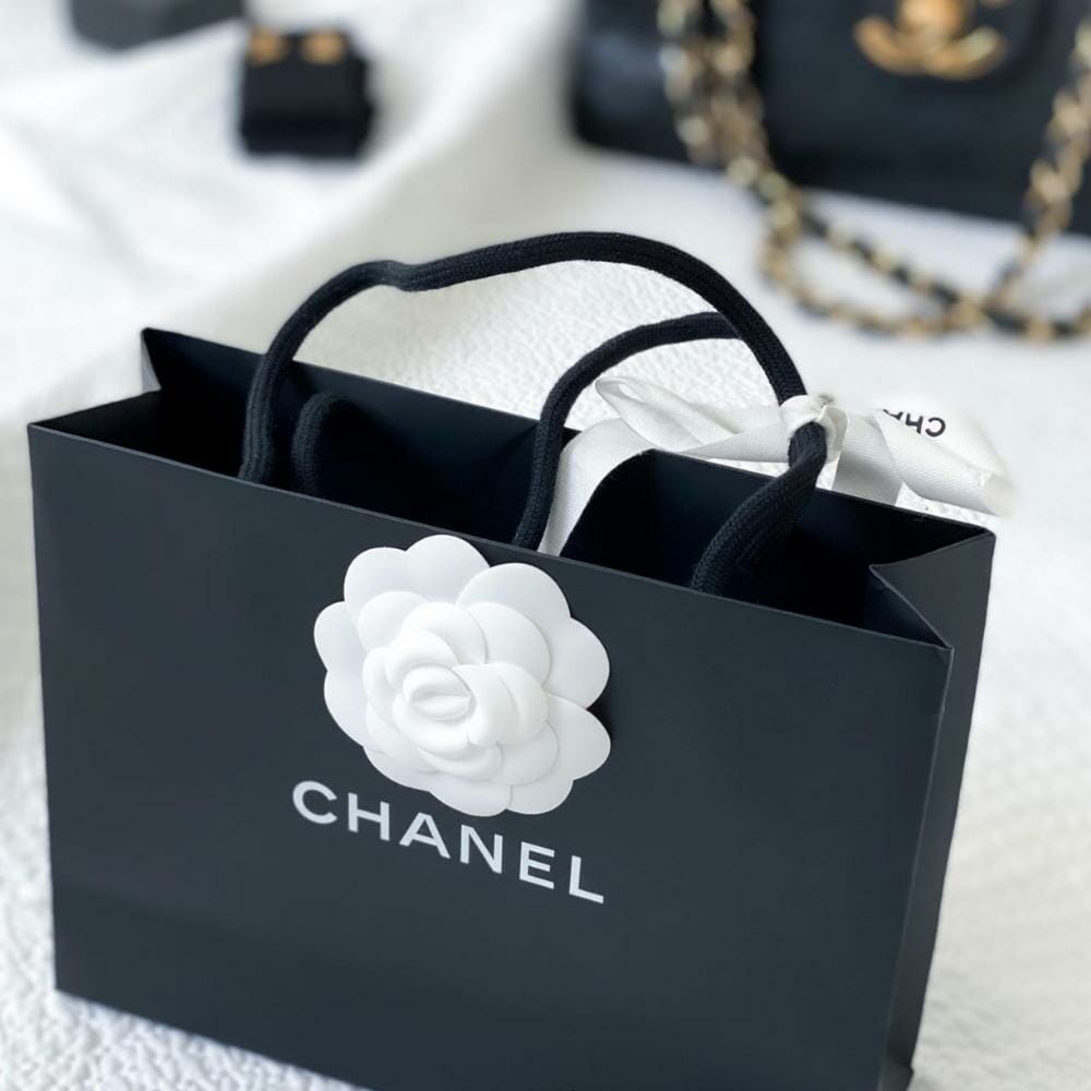 Authentic chanel paper - Gem